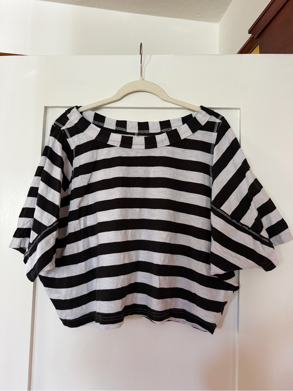 Pilcro Black & White Striped Women’s Boatneck Crop Tee, size Medium